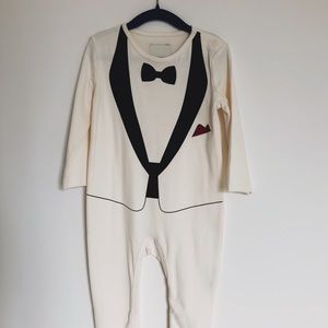 NWT The Tiny Universe cream tuxedo onesie // 1-2 y